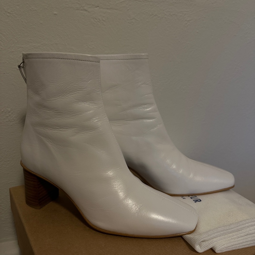 Sister x Soeur White Chelsea Boots